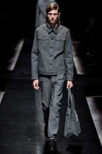Look 46